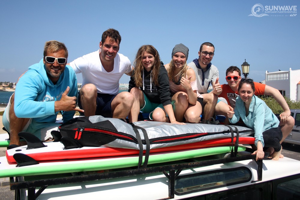 Surfen Surfschule Fuerteventura mit Sunwave Surfcamp in Corralejo